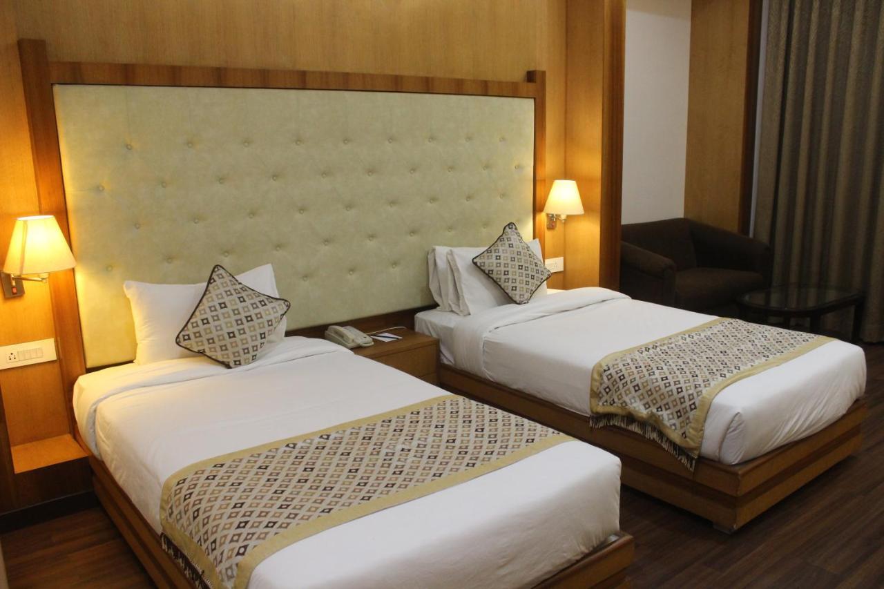 Ramada By Wyndham Varanasi Katesar Chandauli Dış mekan fotoğraf