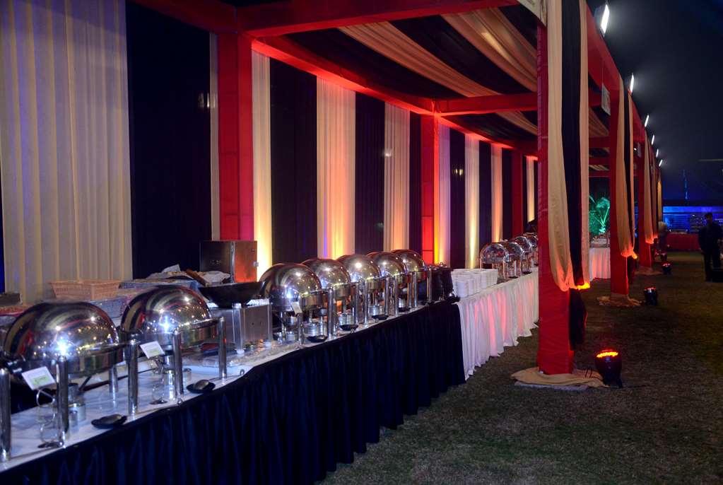 Ramada By Wyndham Varanasi Katesar Chandauli Konforlar fotoğraf