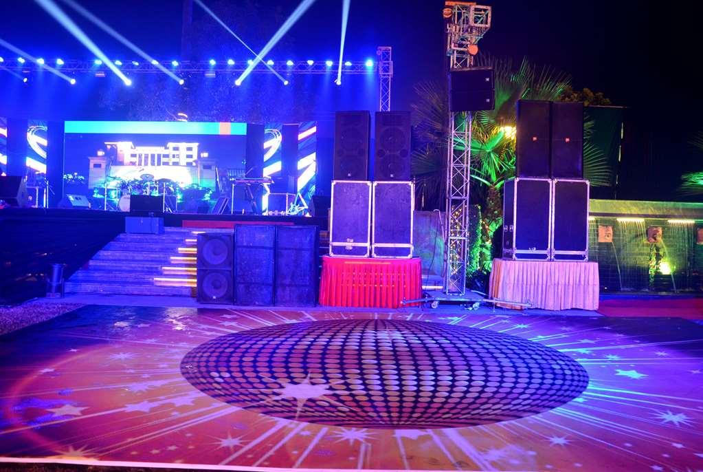 Ramada By Wyndham Varanasi Katesar Chandauli Konforlar fotoğraf