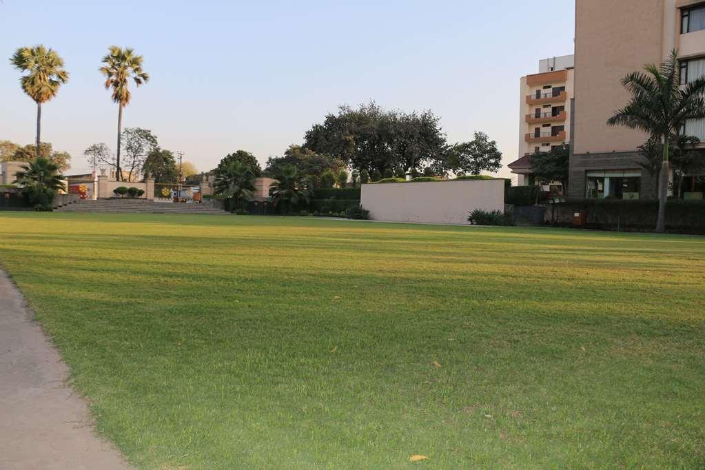 Ramada By Wyndham Varanasi Katesar Chandauli Konforlar fotoğraf